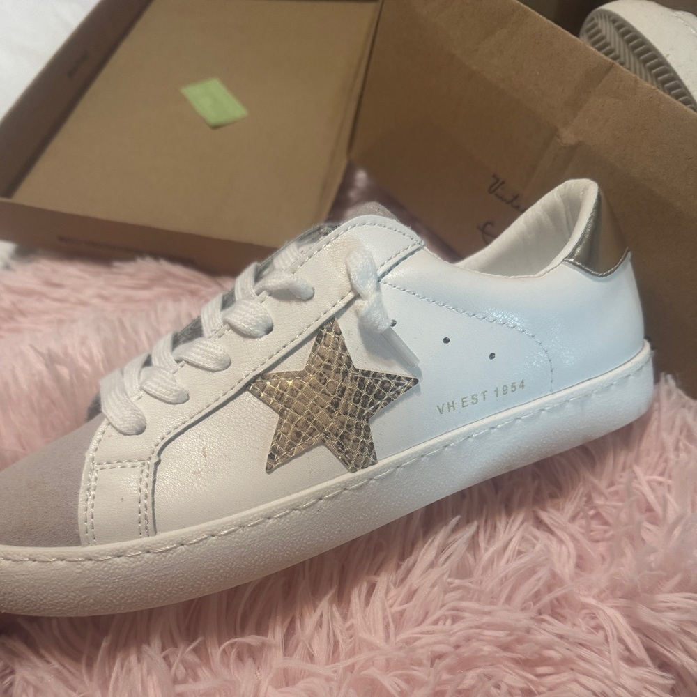 Vintage Havana White Sneakers w/ Grey Suede & Gold Star Sz